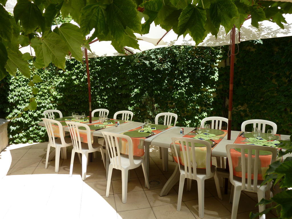 La Cle Des Chants Vergeze Exterior photo