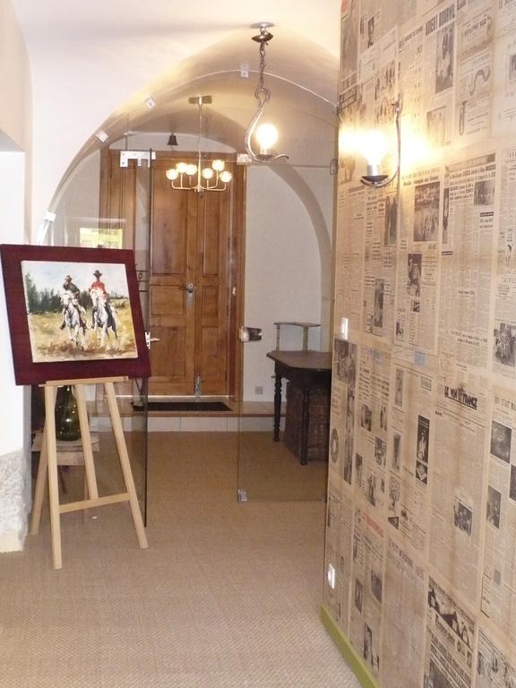 La Cle Des Chants Vergeze Exterior photo